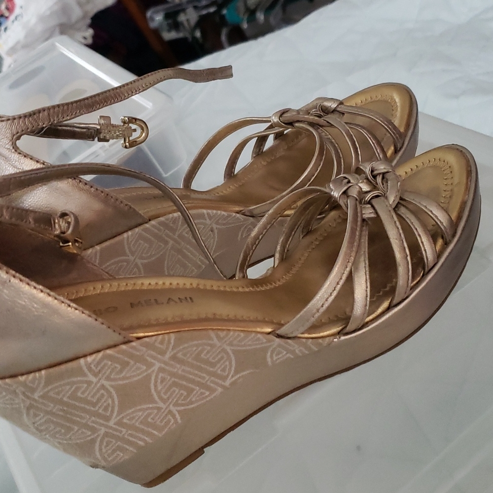 Wedge gold stopped shoes